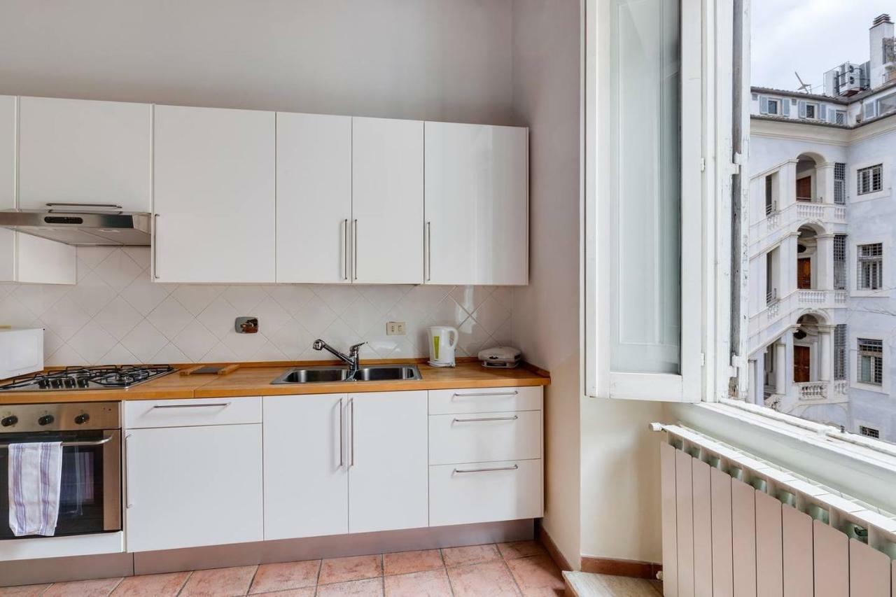 Domus Florea Rome Luaran gambar