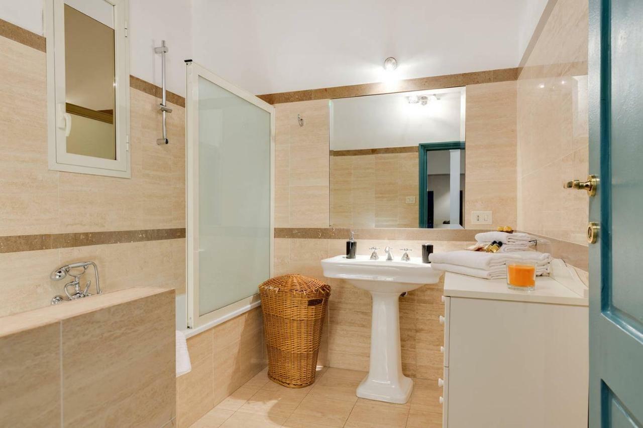 Domus Florea Rome Luaran gambar