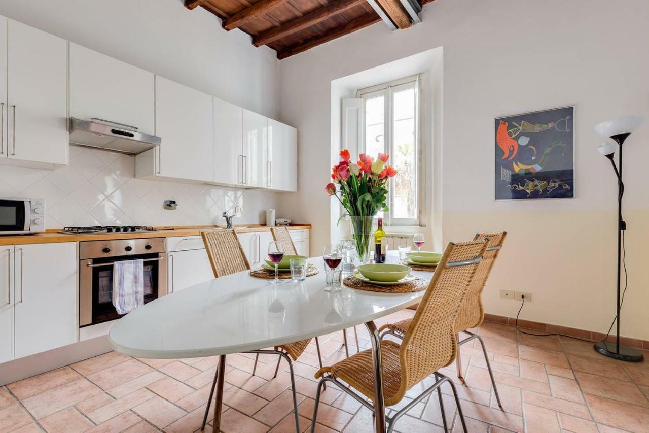 Domus Florea Rome Luaran gambar